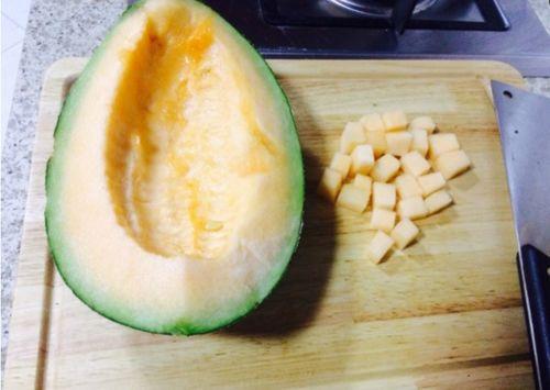 钟哥吃哈密瓜视频大全,视频大全带你领略甜蜜诱惑