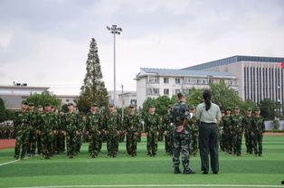 军训跳舞吃瓜现场视频,军训跳舞吃瓜欢乐多